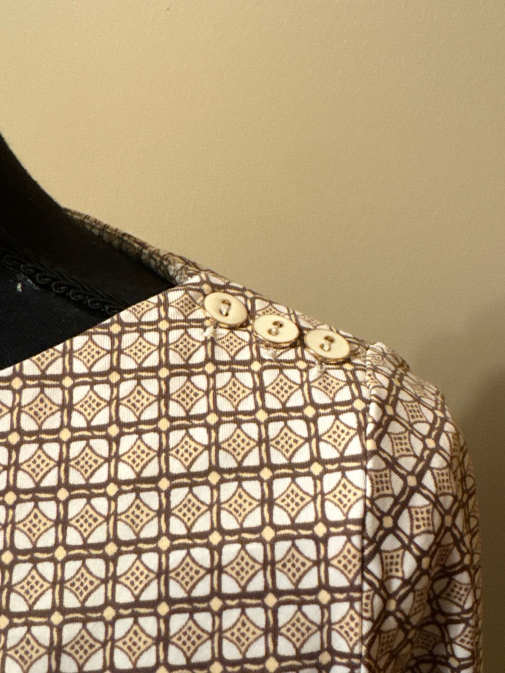 J. McLaughlin Cream and Brown Geometric Long-Sleeve Tee - Picture 2 of 6